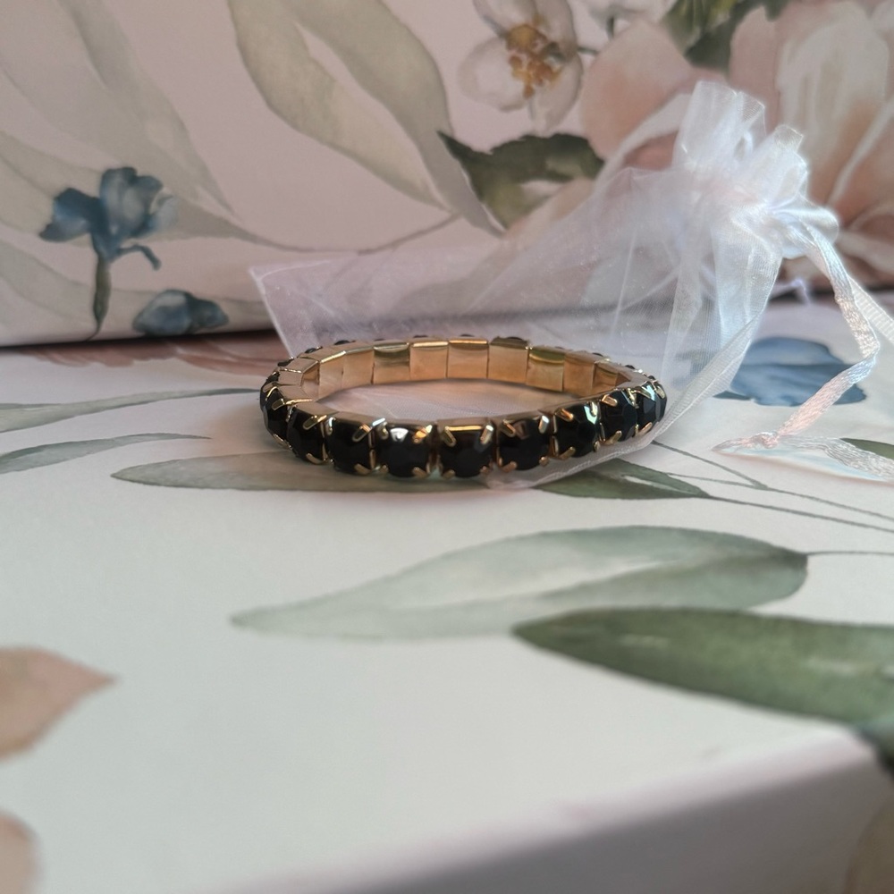Elegant Black and Gold Stretch Bracelet